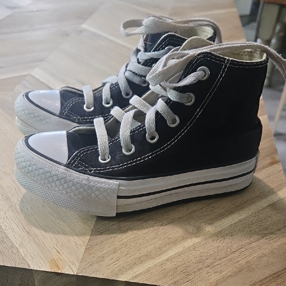 Platform Converse Black and White High-Top Sneakers